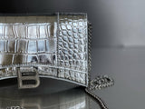 Balenciagα's heavyweight hourglass bag chain bag