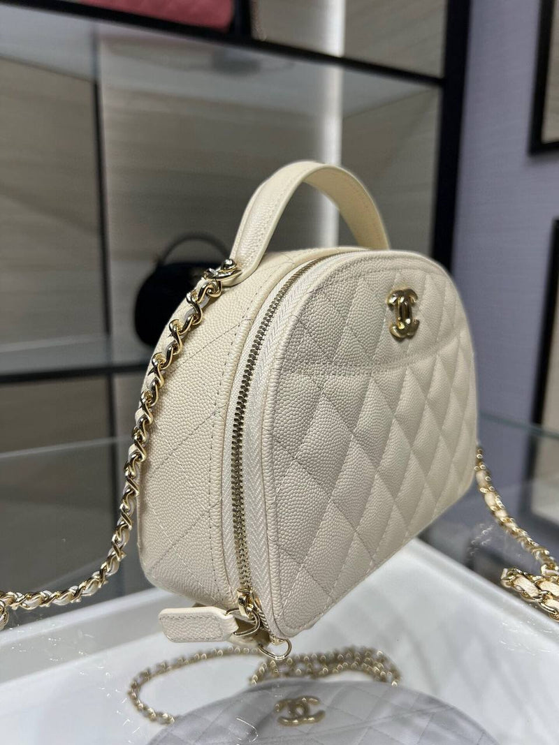Handle chain shell bag
